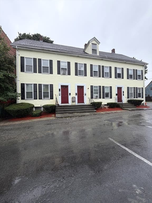 8-12 Exchange Ct, Waltham MA 02451