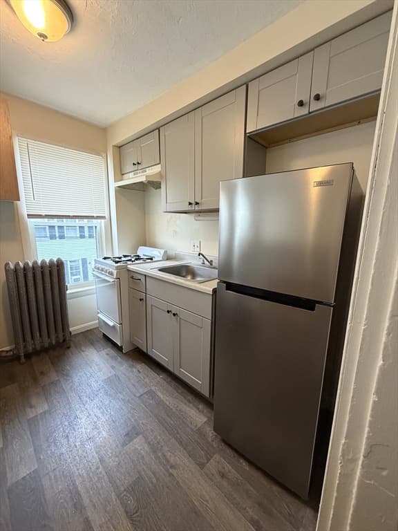 5-9 Family at 8-12 Exchange Ct, Waltham MA 02451, Waltham, photo 4 of 14