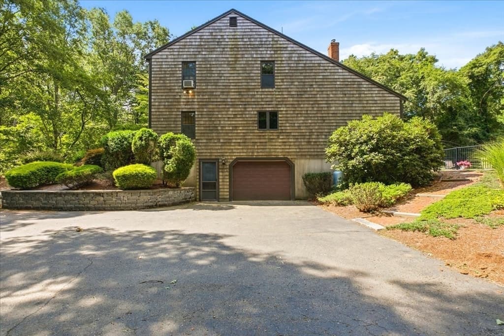 Single Family Residence at 43 E Russell Mills Rd, Plymouth MA 02360, Plymouth, photo 3 of 34
