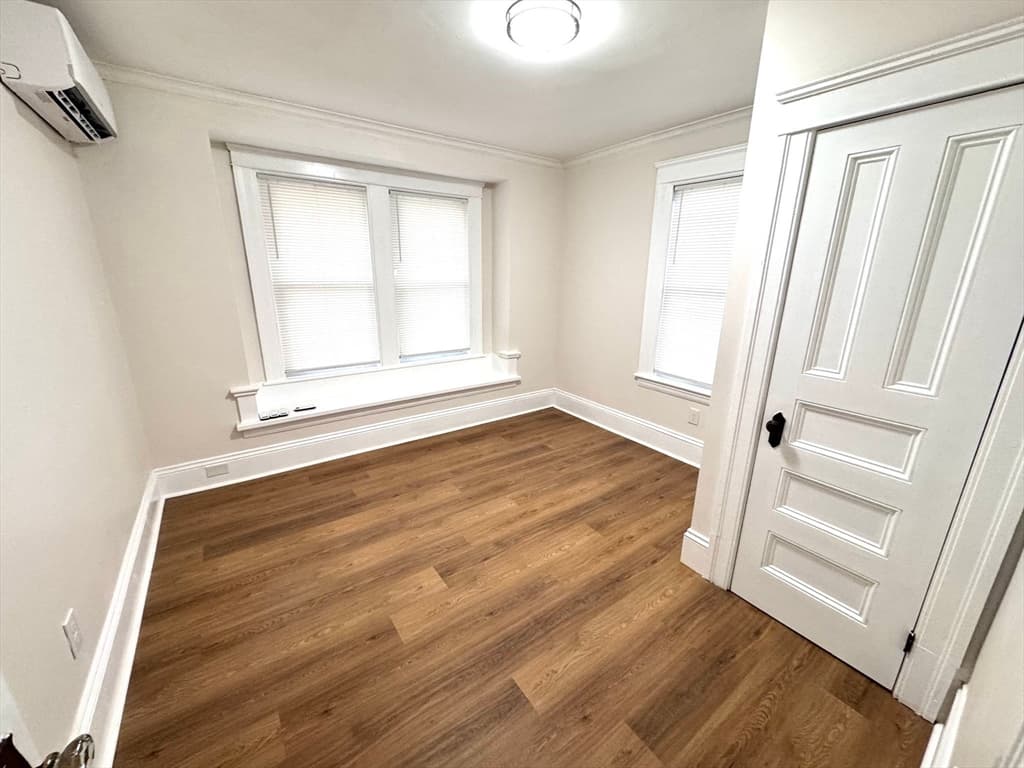 Single Family Residence at 9 Idalla Ave, Worcester MA 01606, Worcester, photo 7 of 15