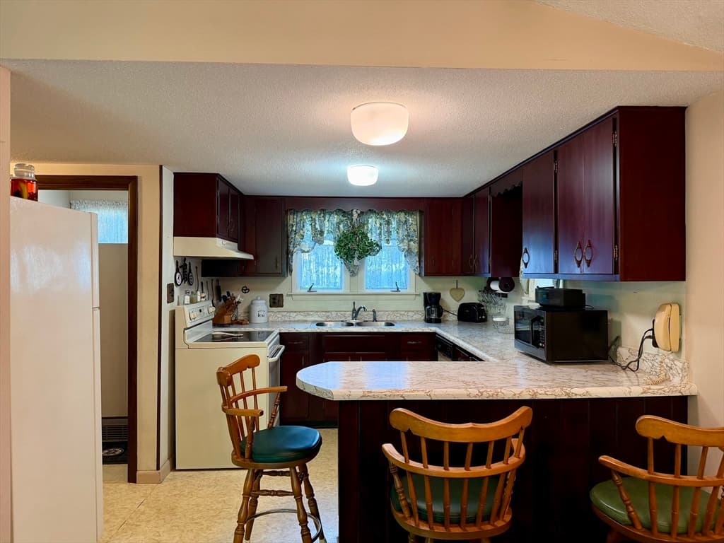 Single Family Residence at 4 Highland Circle, Montague MA 01376, Montague, photo 19 of 35