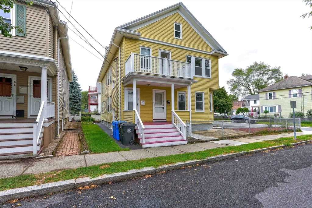 90-92 Thorndike St, Arlington MA 02474