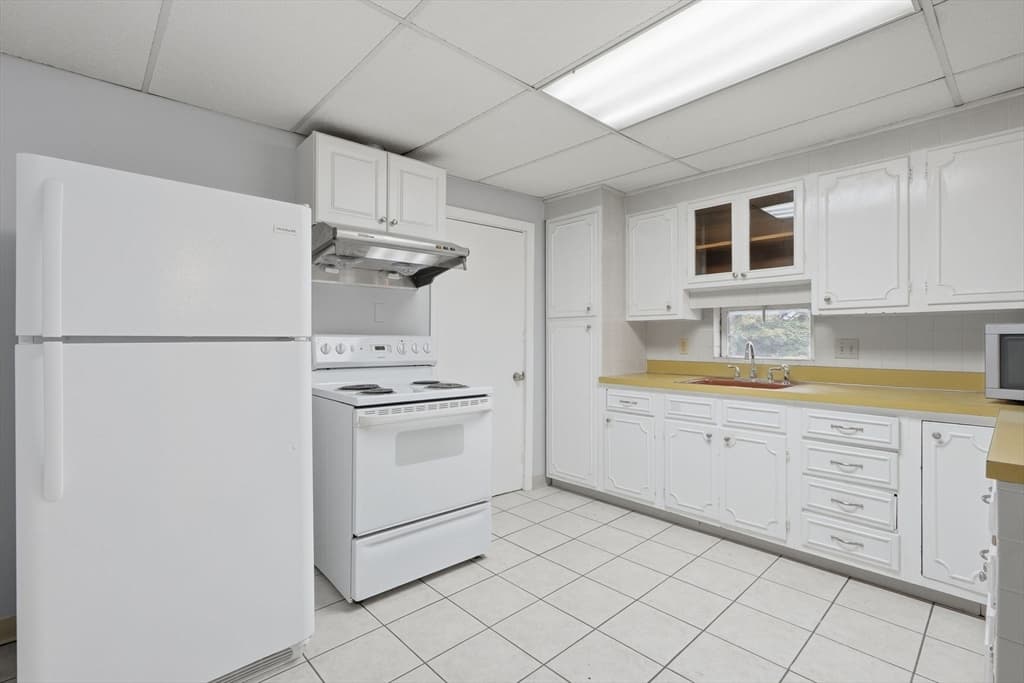 2 Family - 2 Units Up/Down at 90-92 Thorndike St, Arlington MA 02474, Arlington, photo 28 of 42