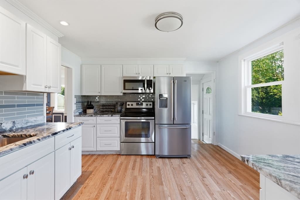 Single Family Residence at 16 Robert Ave, Woburn MA 01801, Woburn, photo 11 of 38