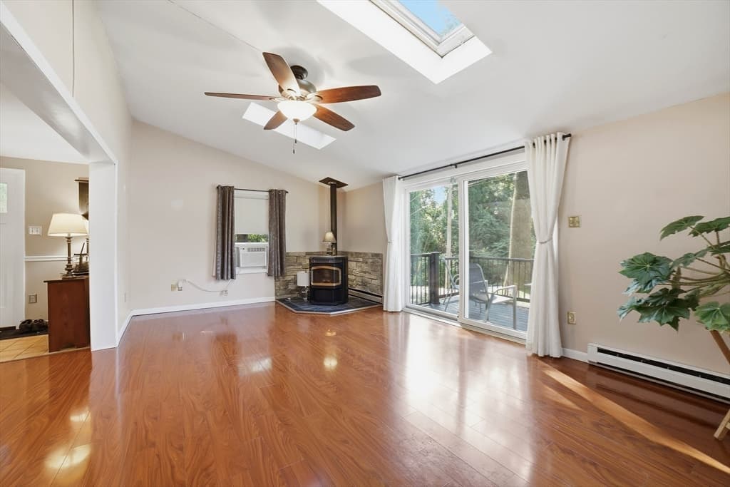 Single Family Residence at 31-A Belcourt Rd, Worcester MA 01605, Worcester, photo 10 of 42