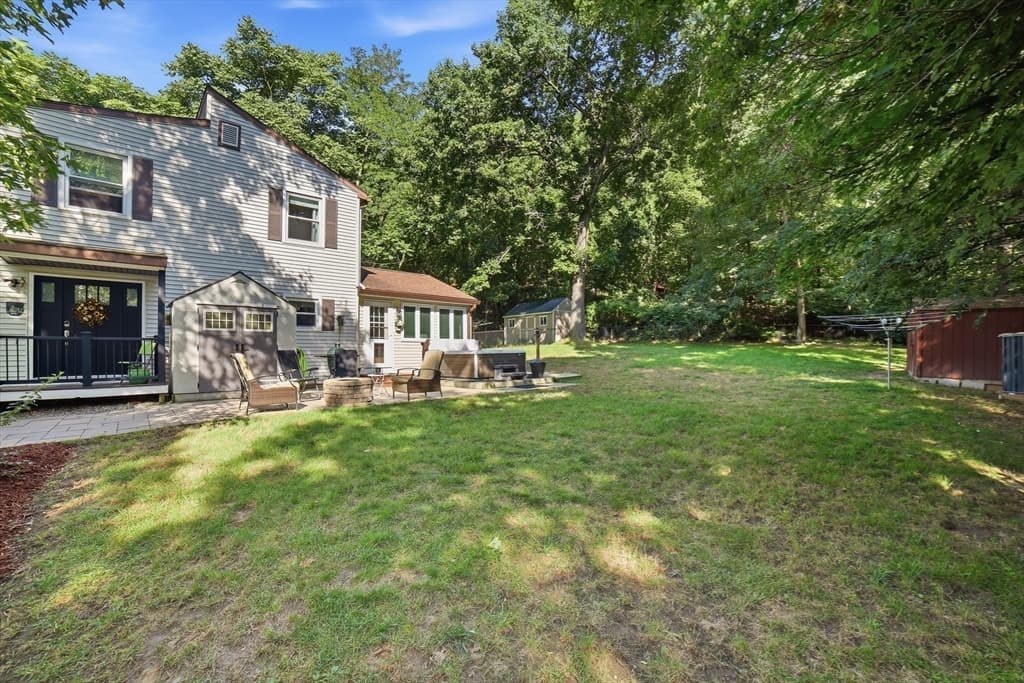 Single Family Residence at 31-A Belcourt Rd, Worcester MA 01605, Worcester, photo 8 of 42