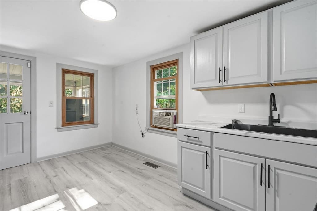 Single Family Residence at 85 Silas St, Springfield MA 01109, Springfield, photo 13 of 21