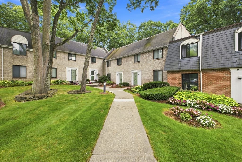 Condominium at 95 Commons Dr # 107, Shrewsbury MA 01545, Shrewsbury, photo 2 of 39