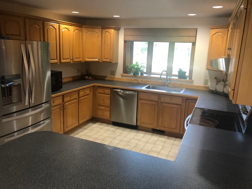 Single Family Residence at 5 Abenaki St, Hubbardston MA 01452, Hubbardston, photo 22 of 42