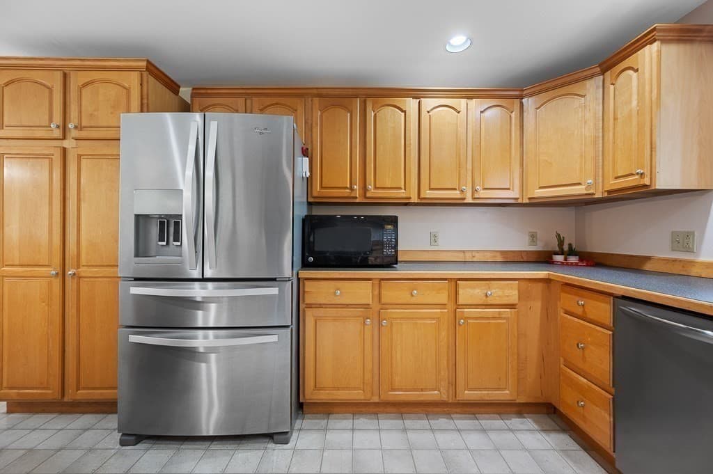 Single Family Residence at 5 Abenaki St, Hubbardston MA 01452, Hubbardston, photo 21 of 42
