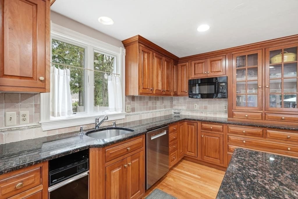 Single Family Residence at 351 Old Farm Road, Hanover MA 02339, Hanover, photo 6 of 39