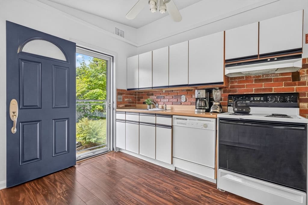 Single Family Residence at 6 Fernbrook Rd, Northborough MA 01532, Northborough, photo 12 of 26