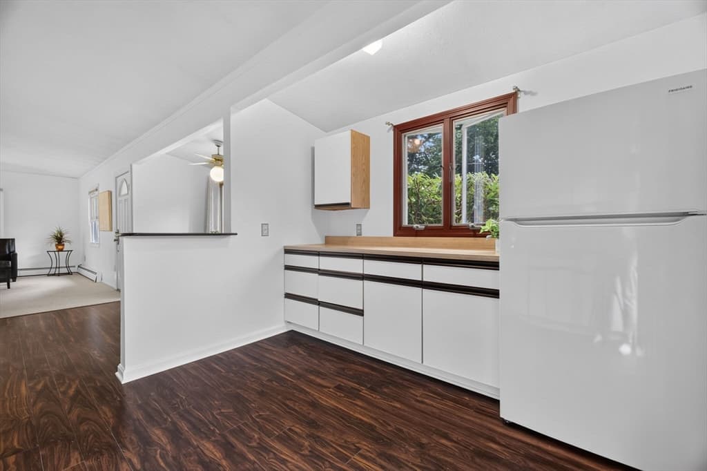 Single Family Residence at 6 Fernbrook Rd, Northborough MA 01532, Northborough, photo 10 of 26