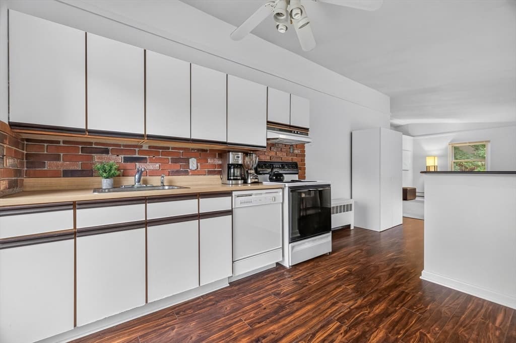 Single Family Residence at 6 Fernbrook Rd, Northborough MA 01532, Northborough, photo 11 of 26