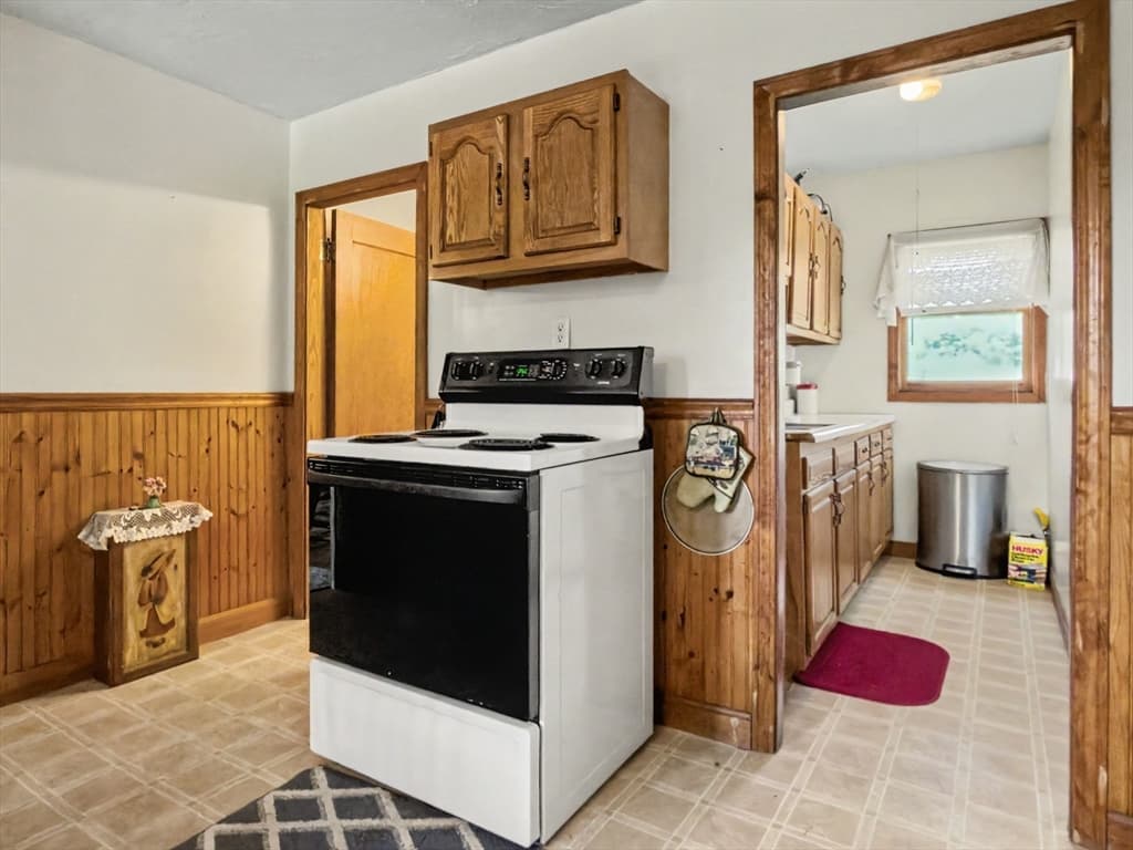 Single Family Residence at 434 Hamilton, Worcester MA 01604, Worcester, photo 16 of 32