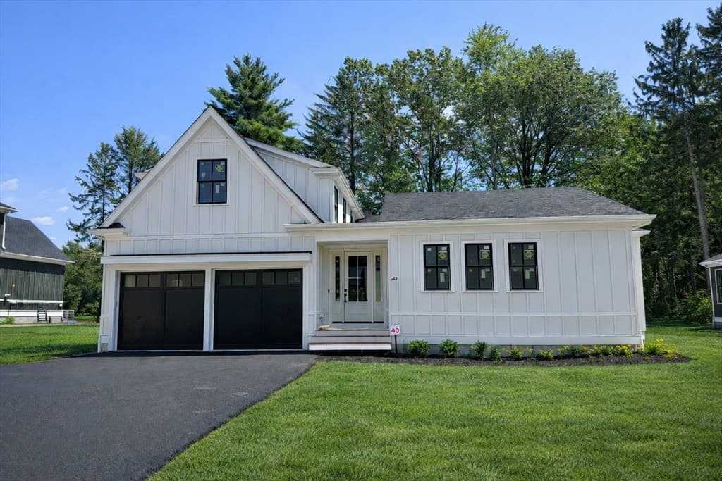 64 Country Farm Road, Framingham MA 01701