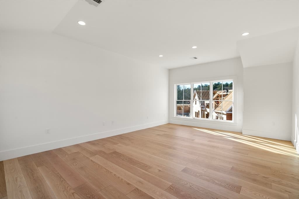 Single Family Residence at 64 Country Farm Road, Framingham MA 01701, Framingham, photo 9 of 13