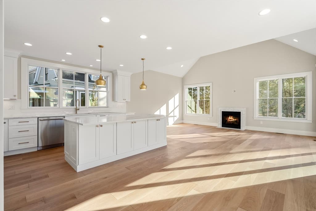 Single Family Residence at 64 Country Farm Road, Framingham MA 01701, Framingham, photo 4 of 13