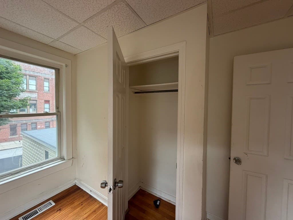 3 Family at 6 Dorchester St, Worcester MA 01610, Worcester, photo 9 of 24