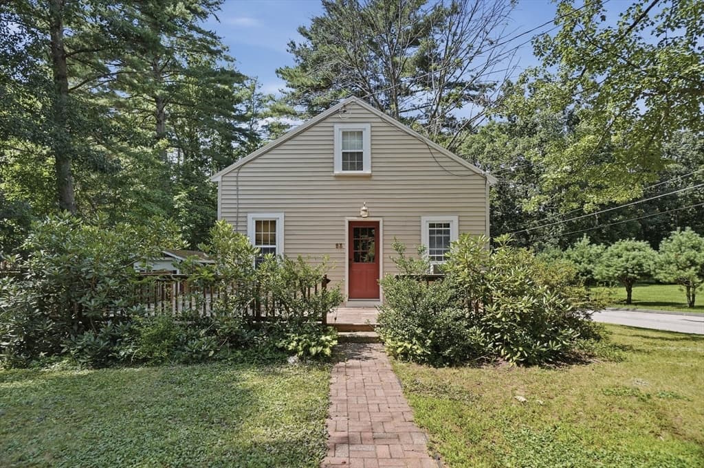 83 New Boston Road, Sturbridge MA 01566