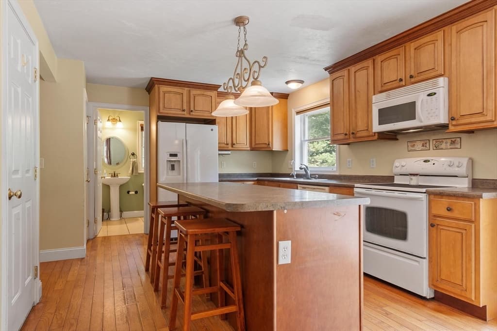 Single Family Residence at 25 Williamsville Rd, Phillipston MA 01331, Phillipston, photo 9 of 39