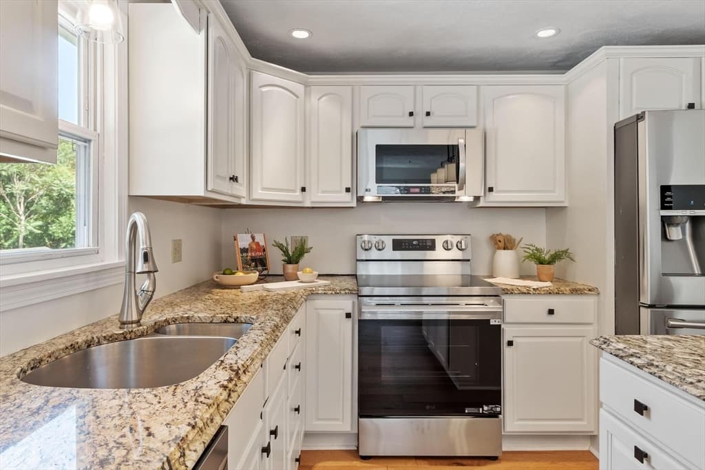 Single Family Residence at 7 Locust Street, Reading MA 01867, Reading, photo 17 of 40