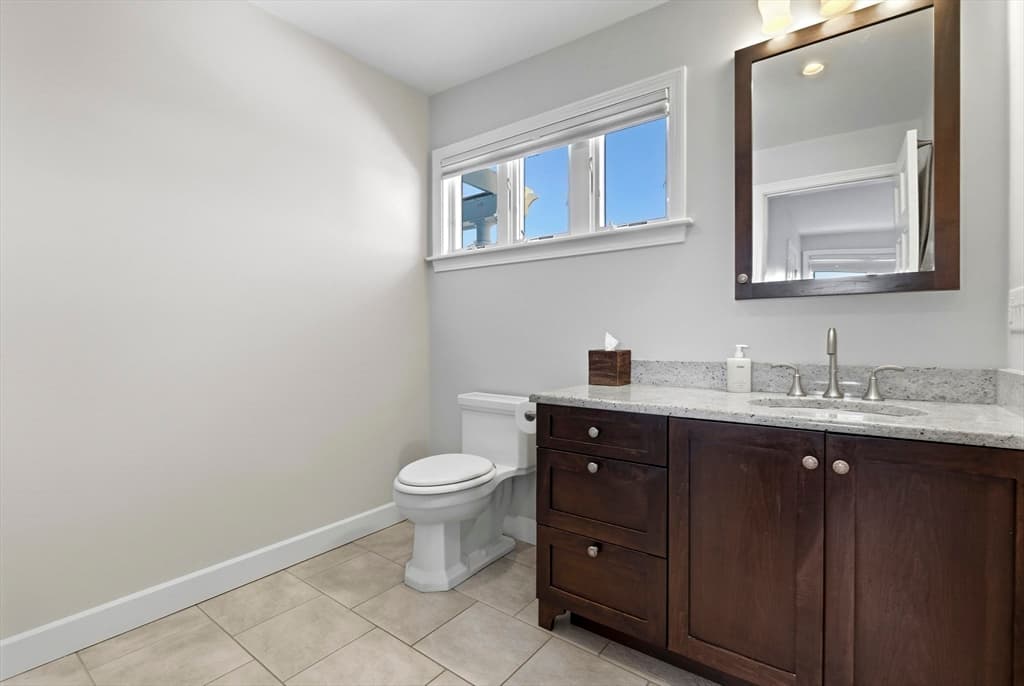 Single Family Residence at 2 Mariners Ln, Marblehead MA 01945, Marblehead, photo 17 of 28