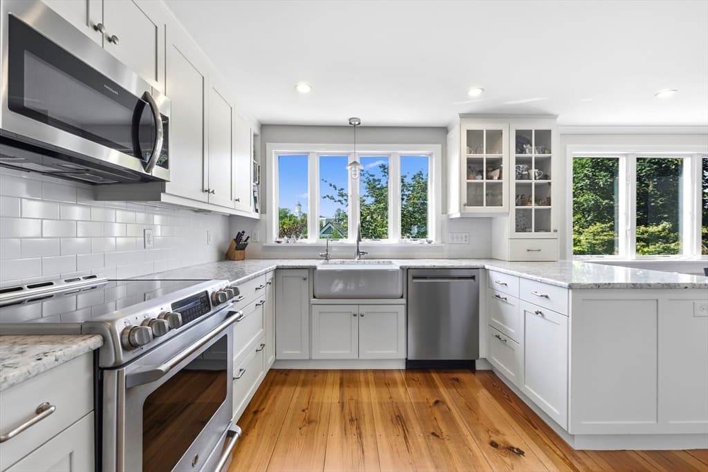 Single Family Residence at 2 Mariners Ln, Marblehead MA 01945, Marblehead, photo 5 of 28
