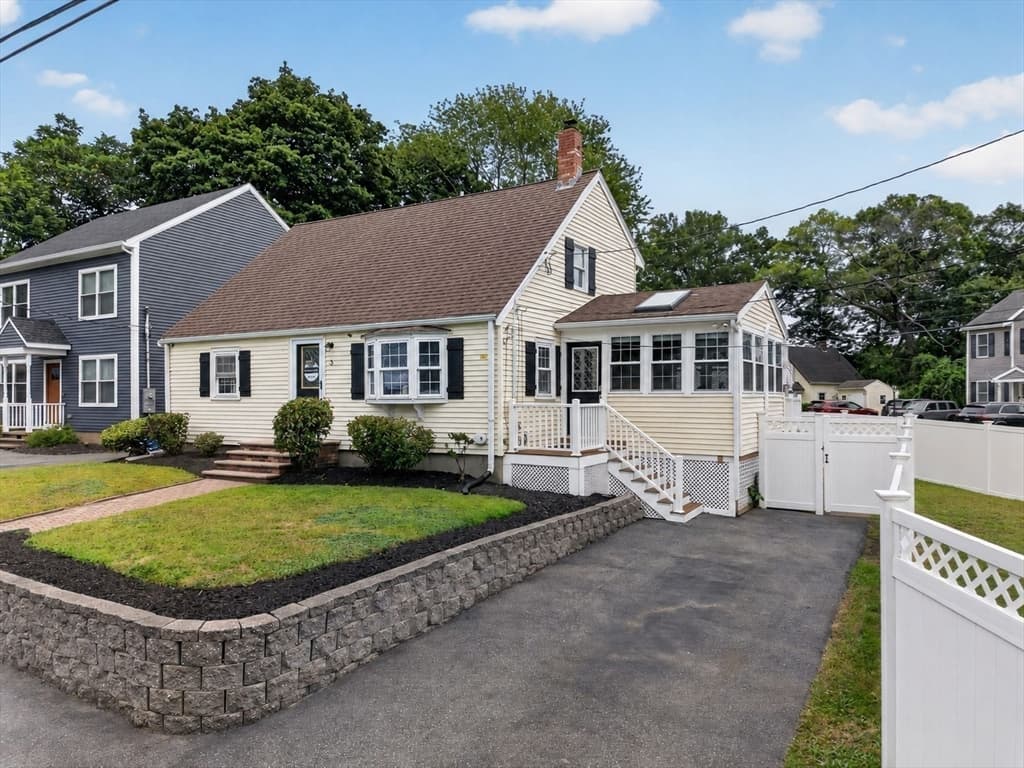 Single Family Residence at 3 Wormstead St, Saugus MA 01906, Saugus, photo 2 of 40
