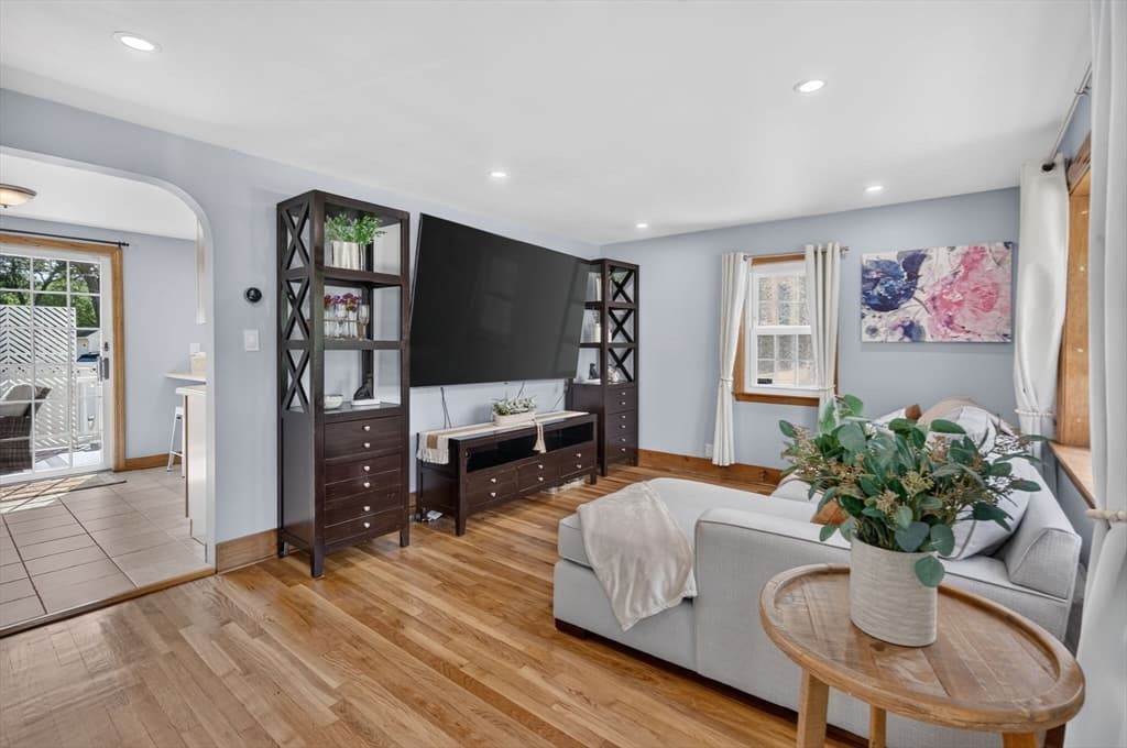 Single Family Residence at 3 Wormstead St, Saugus MA 01906, Saugus, photo 17 of 40