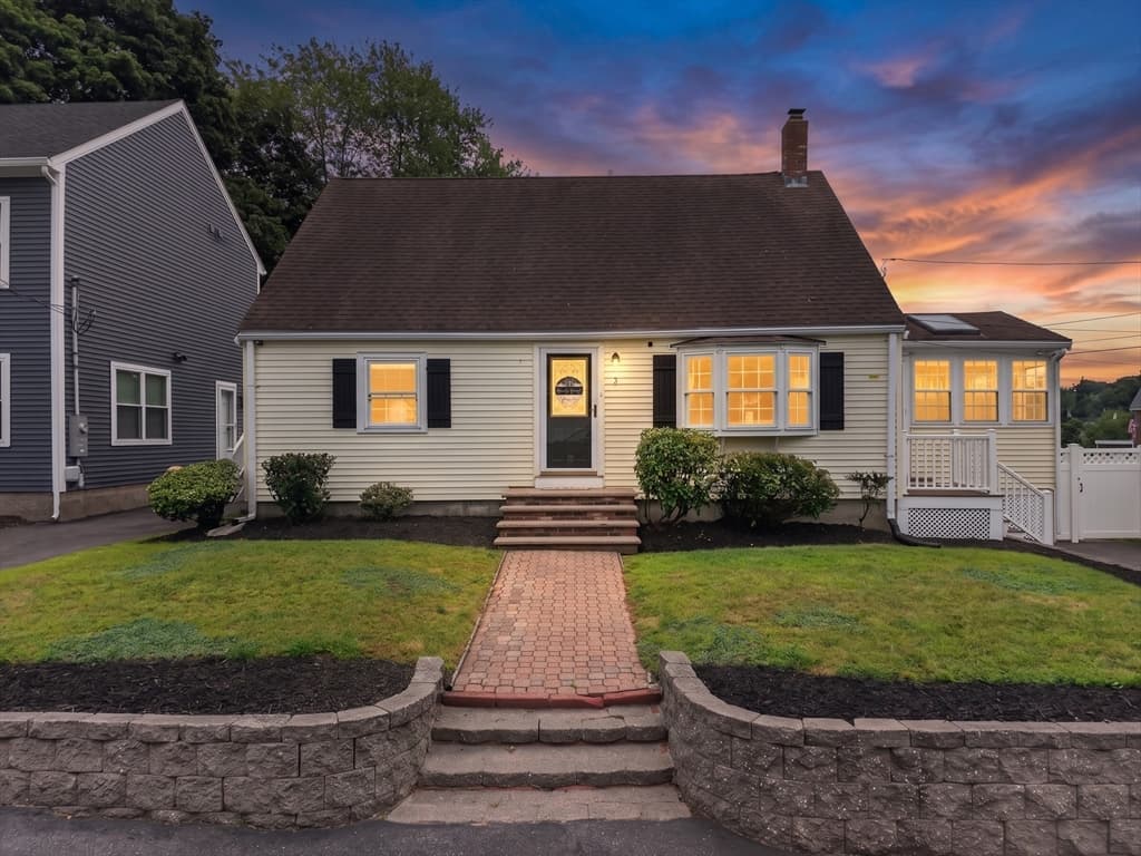 3 Wormstead St, Saugus MA 01906