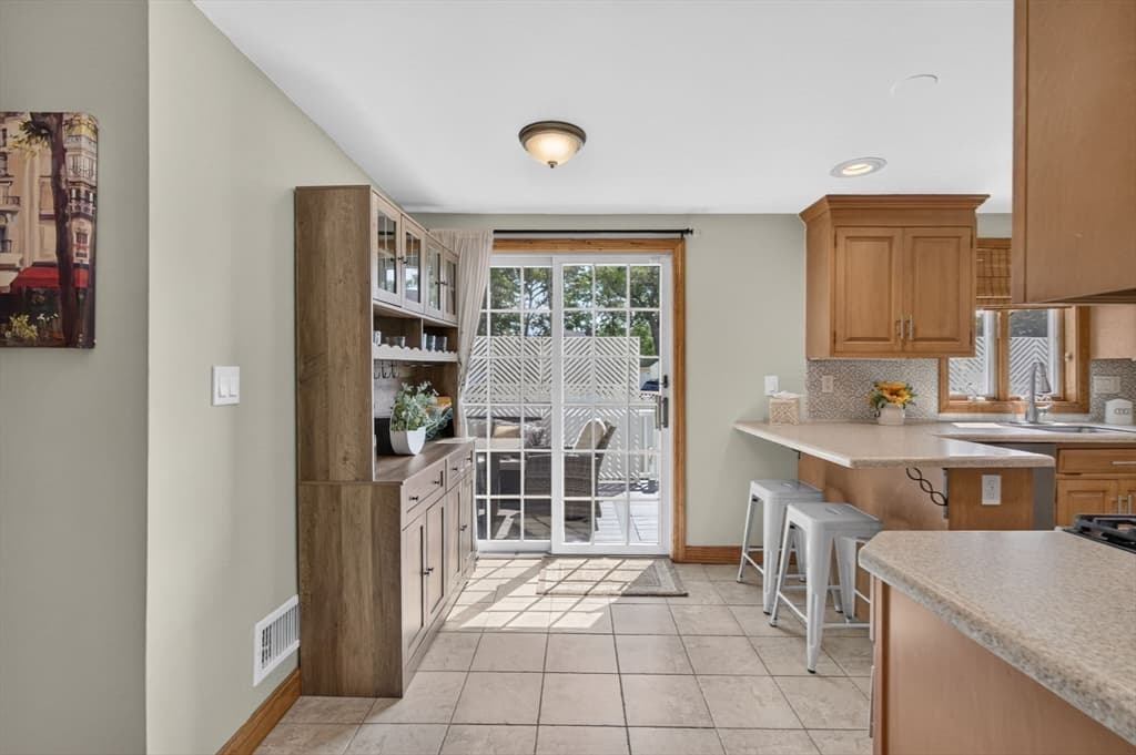 Single Family Residence at 3 Wormstead St, Saugus MA 01906, Saugus, photo 10 of 40