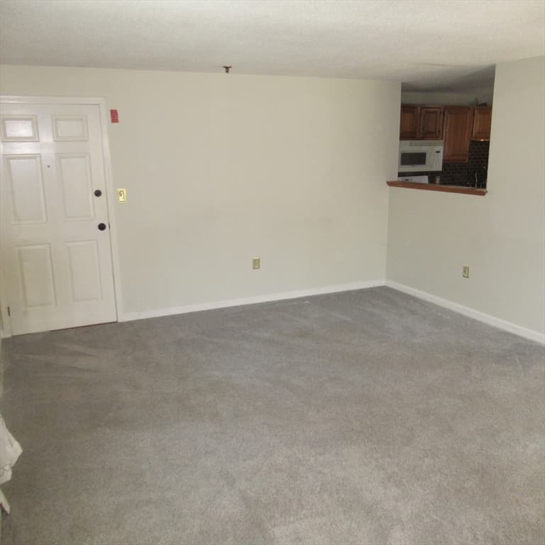Condominium at 14 Lantern Lane # 7, Dracut MA 01826, Dracut, photo 9 of 20