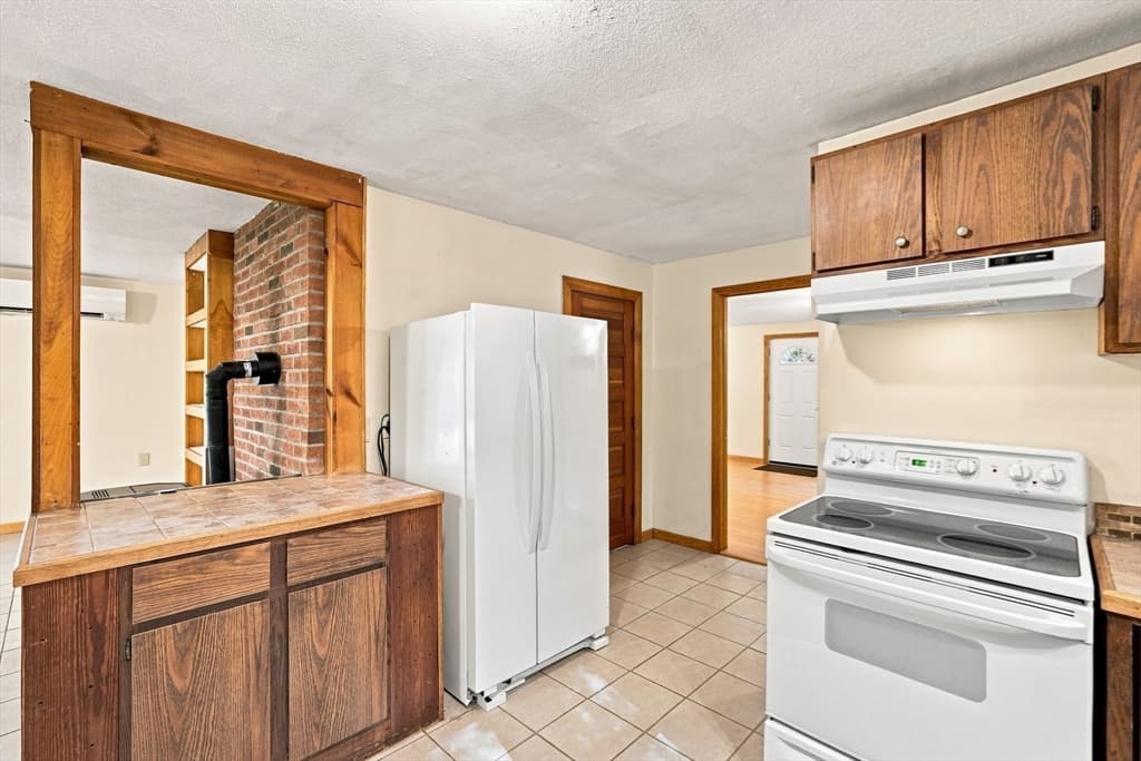 Single Family Residence at 55 North St, Belchertown MA 01007, Belchertown, photo 13 of 37
