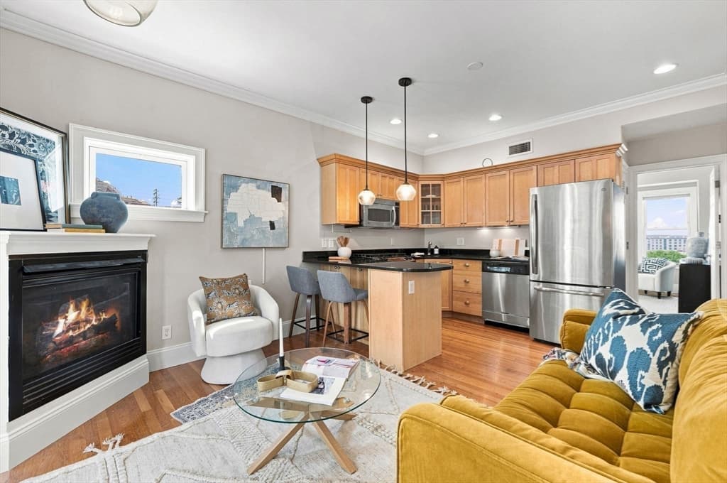 Condominium at 77 Old Harbor St # 3, Boston MA 02127, Boston, photo 9 of 31