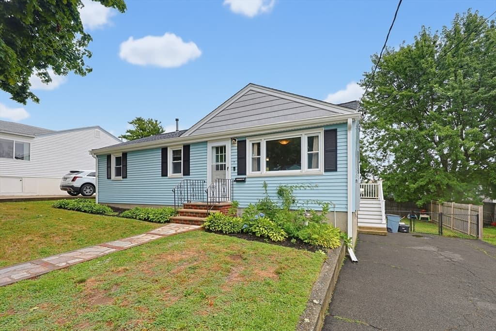 7 Haskell Pl, Peabody MA 01960