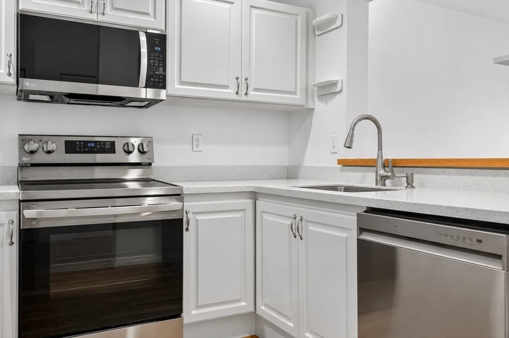 Condominium at 1243 Adams Street # 303, Boston MA 02124, Boston, photo 7 of 22
