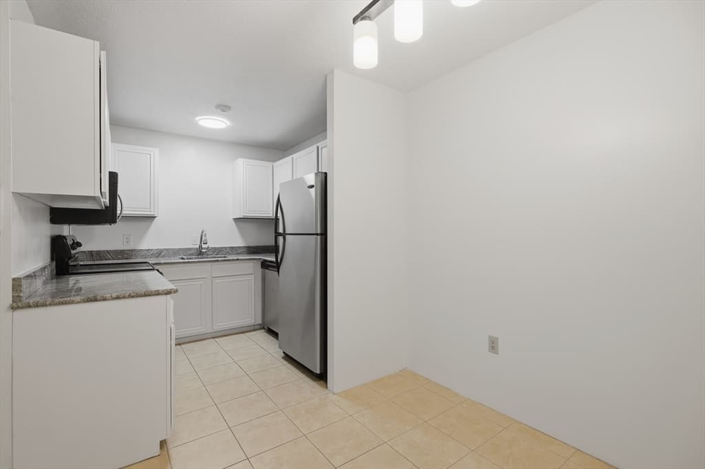 Condominium at 855 John Fitch Hwy # 36, Fitchburg MA 01420, Fitchburg, photo 8 of 16