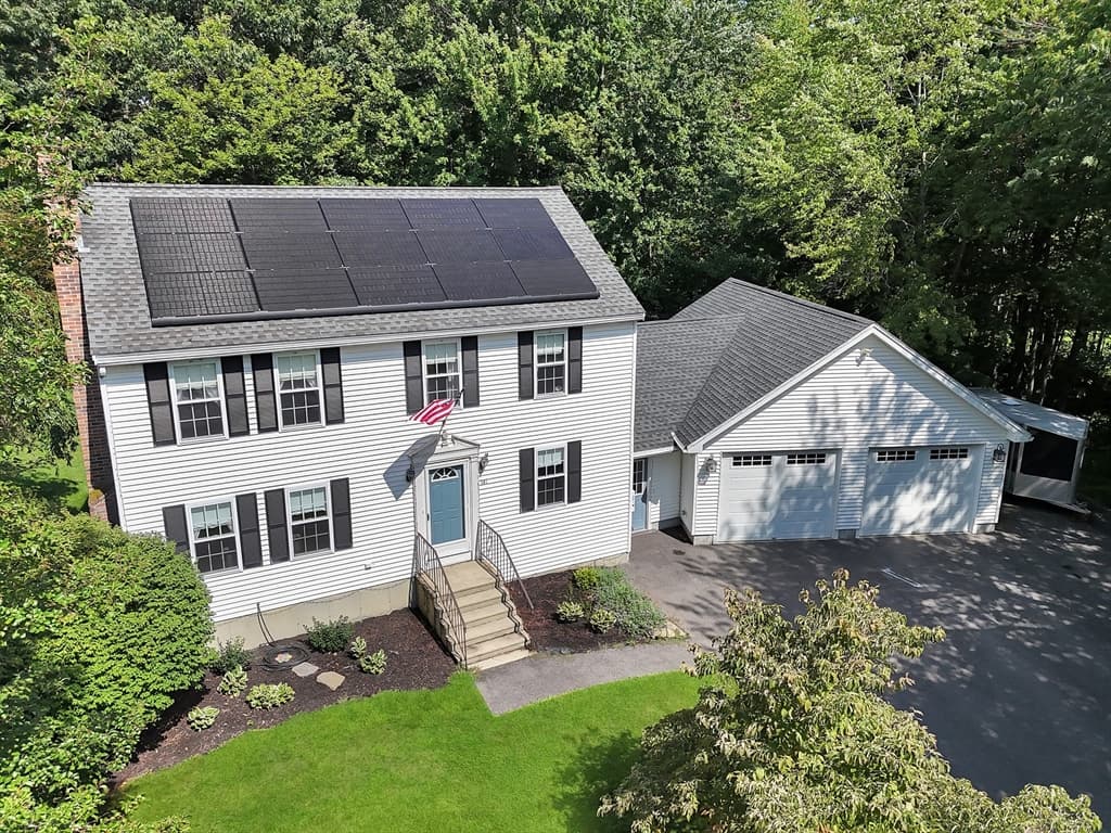 Single Family Residence at 141 Farm Hill Rd, Leominster MA 01453, Leominster, photo 2 of 34