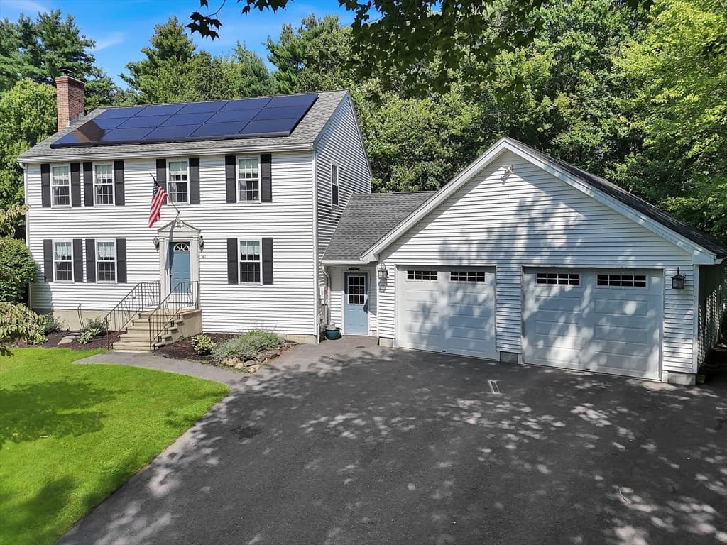 141 Farm Hill Rd, Leominster MA 01453