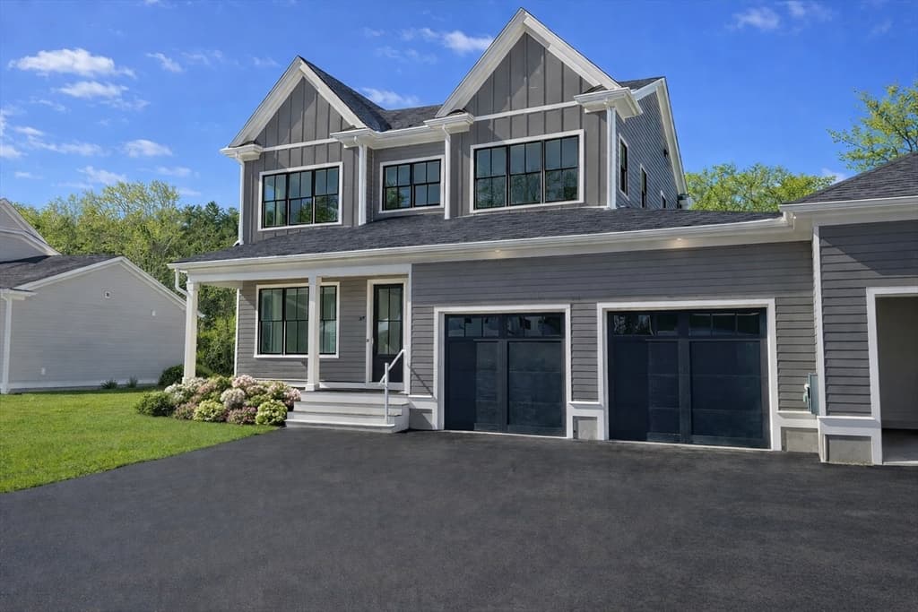 21 Country Farm Road # 21, Framingham MA 01701