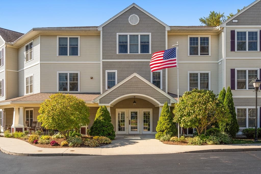 7 Crescent Way # 319, Sturbridge MA 01518