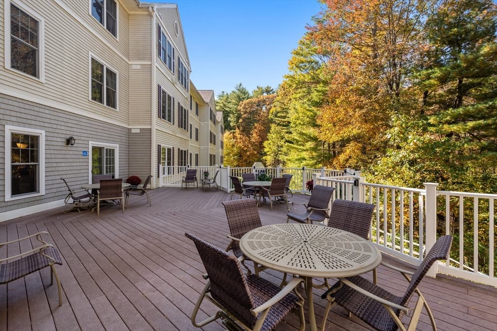 Condominium at 7 Crescent Way # 319, Sturbridge MA 01518, Sturbridge, photo 4 of 27