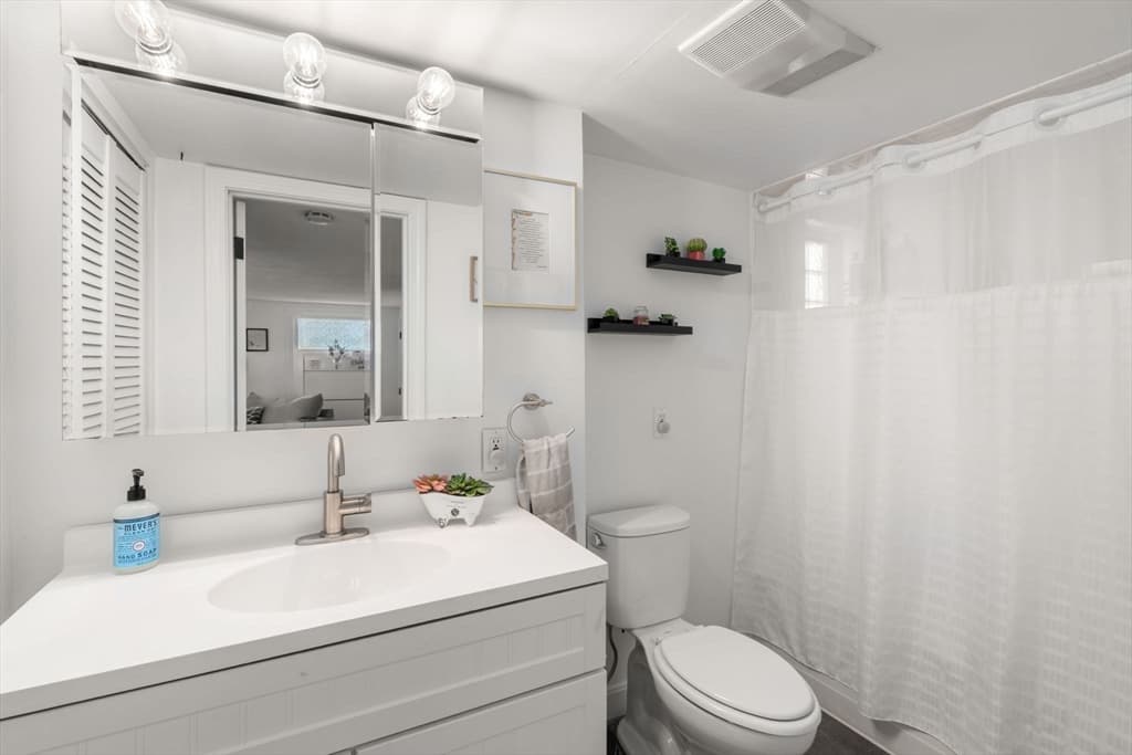 Condominium at 26 Wallis Street # 1, Beverly MA 01915, Beverly, photo 13 of 40