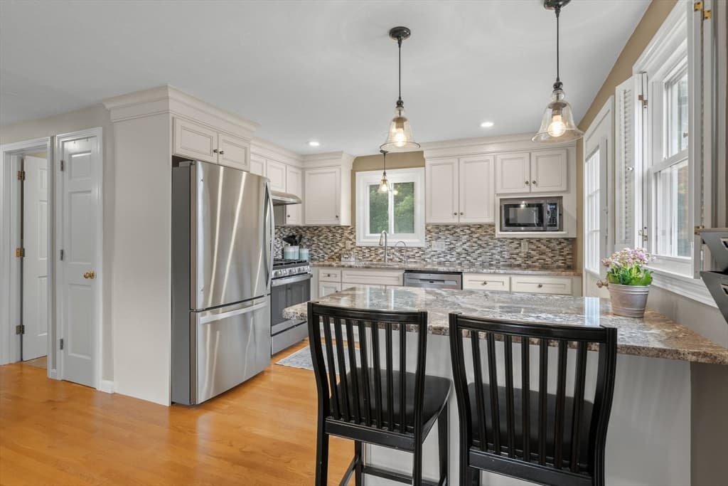 Single Family Residence at 12 Enwright Way, Bridgewater MA 02324, Bridgewater, photo 9 of 42