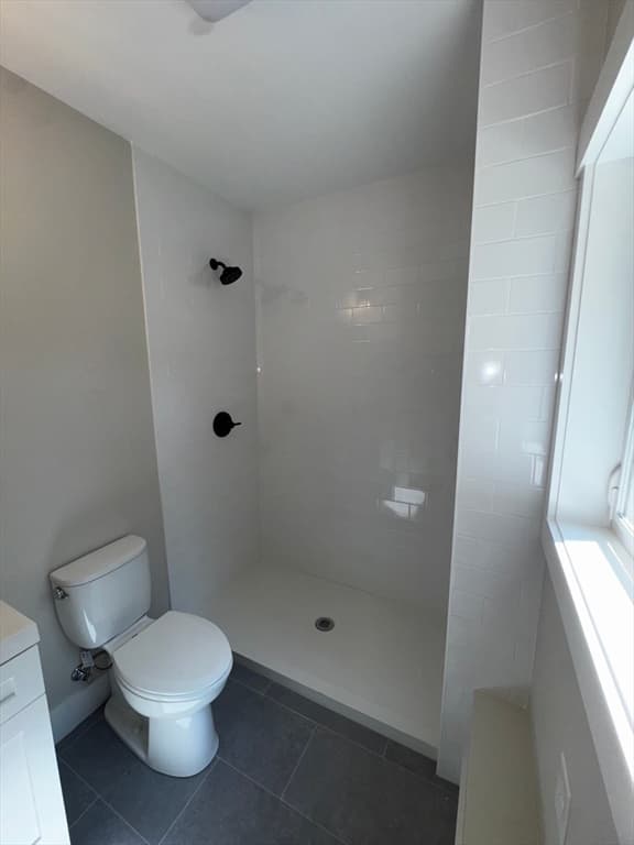 Condominium at 191 Oxford Ave # 2, Dudley MA 01571, Dudley, photo 8 of 32