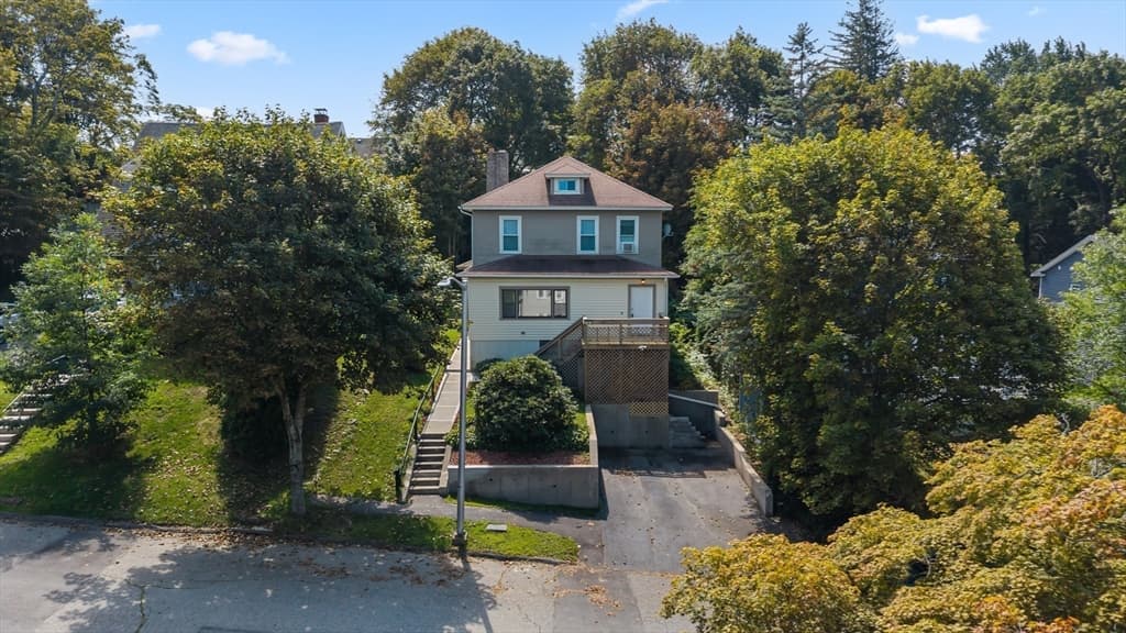 Single Family Residence at 33 Clearview Ave, Worcester MA 01605, Worcester, photo 2 of 41