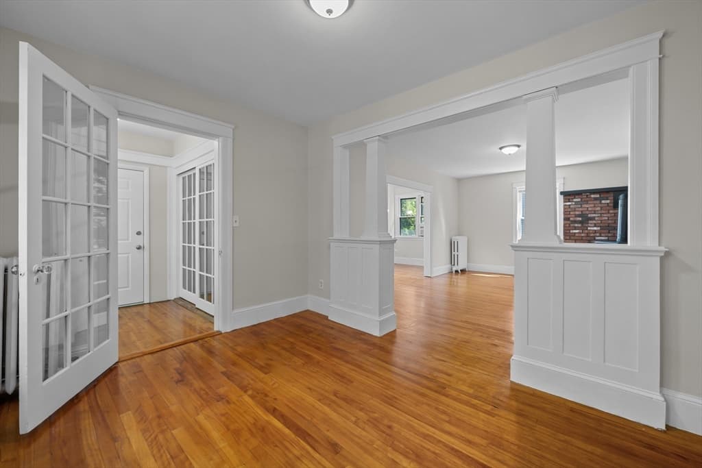 Single Family Residence at 33 Clearview Ave, Worcester MA 01605, Worcester, photo 7 of 41