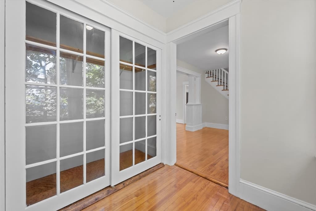 Single Family Residence at 33 Clearview Ave, Worcester MA 01605, Worcester, photo 5 of 41