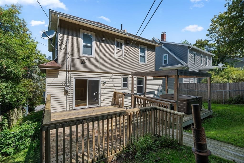 Single Family Residence at 33 Clearview Ave, Worcester MA 01605, Worcester, photo 37 of 41